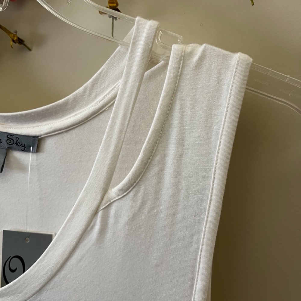 New Olivia Sky White Asymmetrical Sleeveless Tunic Tank Top - Picture 6 of 14
